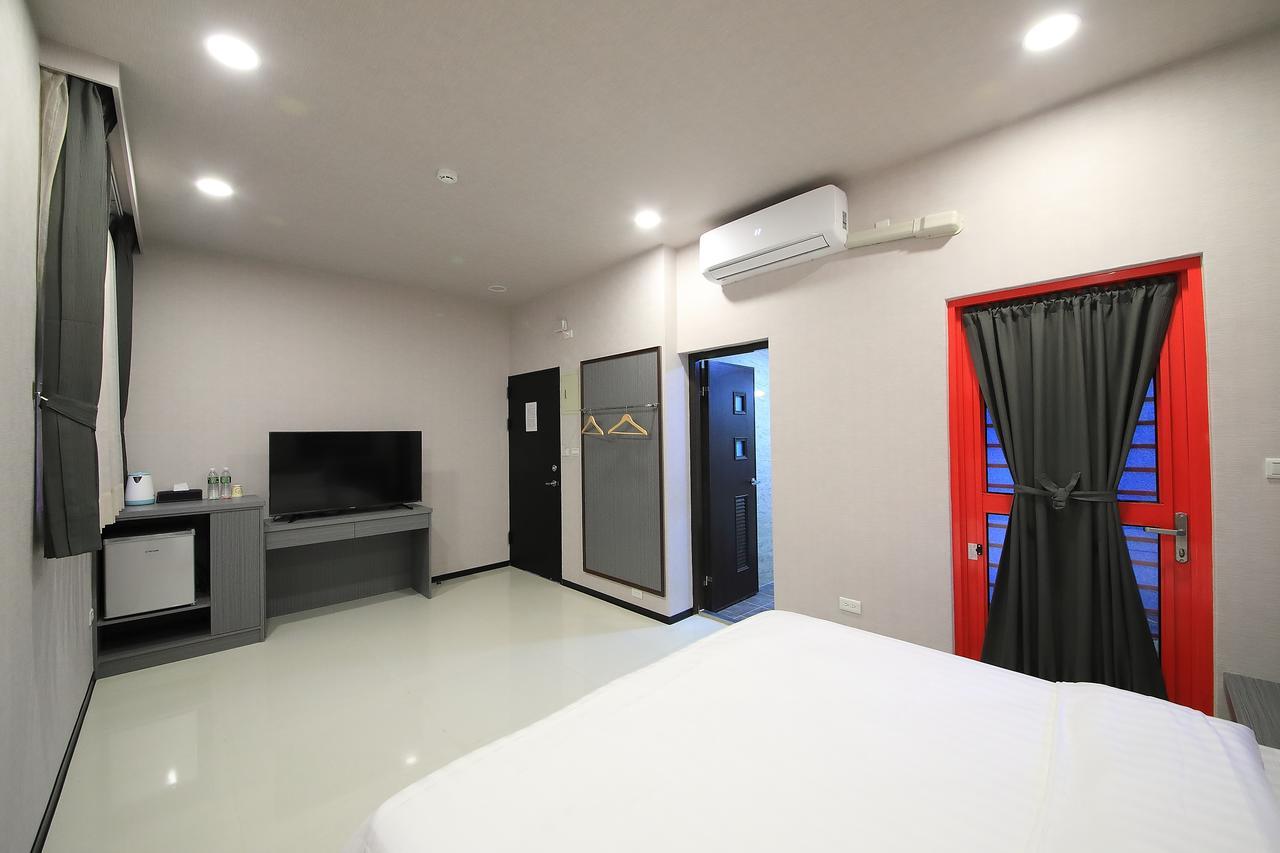 花蓮亮君經典民宿1館加2館民宿-東大門夜市-電梯包棟bright King Homestay Hualien City Exterior photo