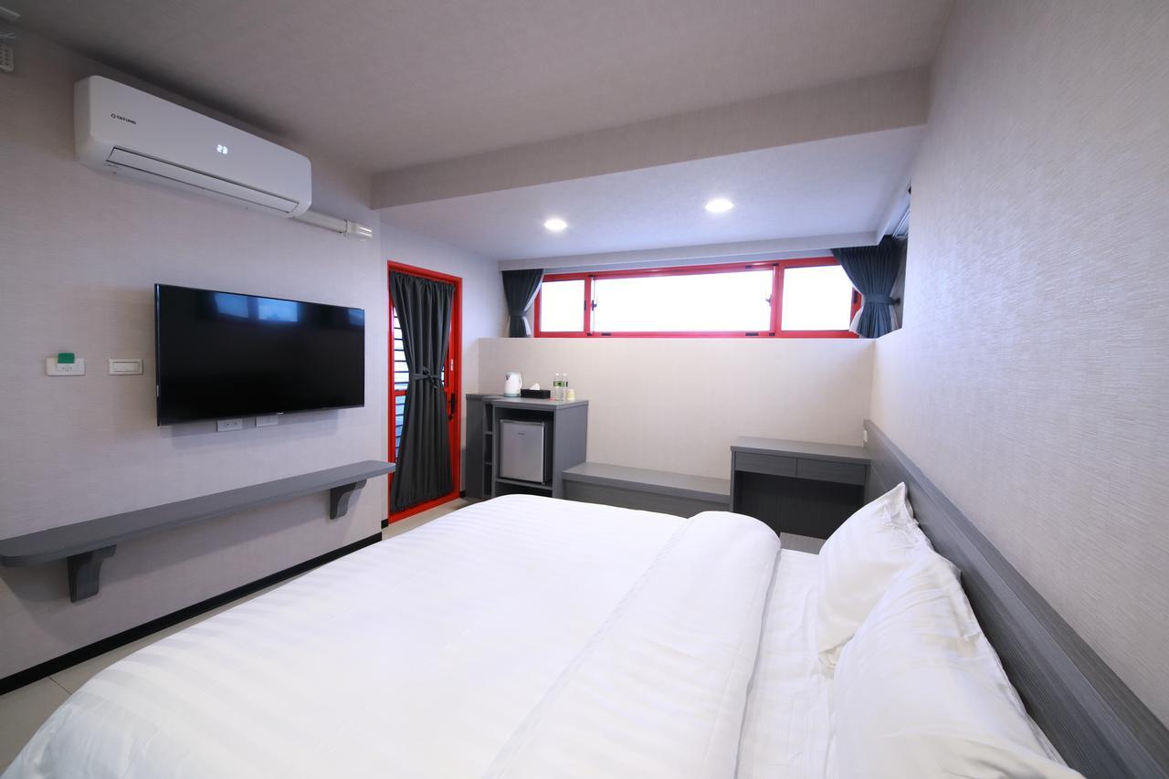 花蓮亮君經典民宿1館加2館民宿-東大門夜市-電梯包棟bright King Homestay Hualien City Exterior photo